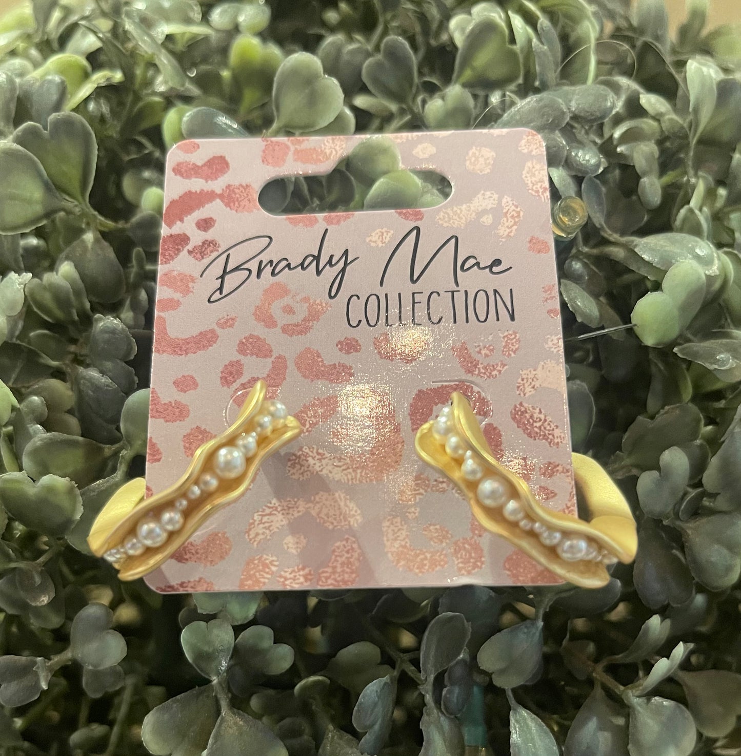 Pearl-fect Wave Earrings