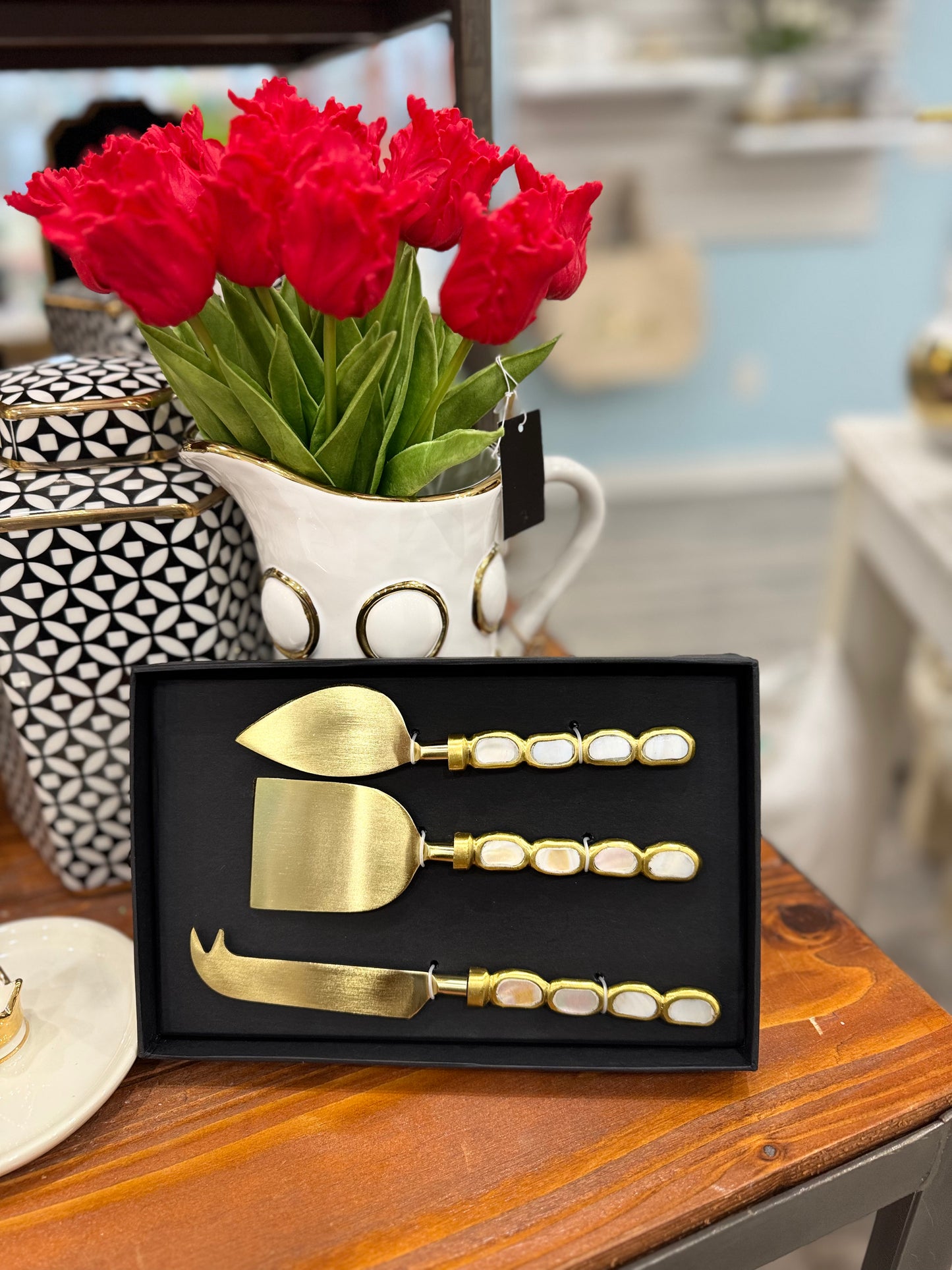 Mother of Pearl Knives Set