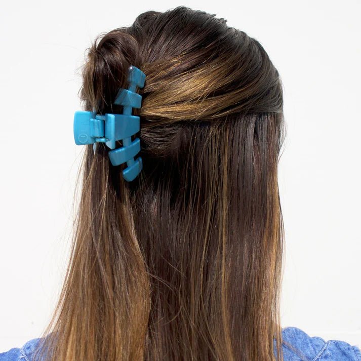 Classic Sky Medium Clip - Ballyhoo Boutique and Gift