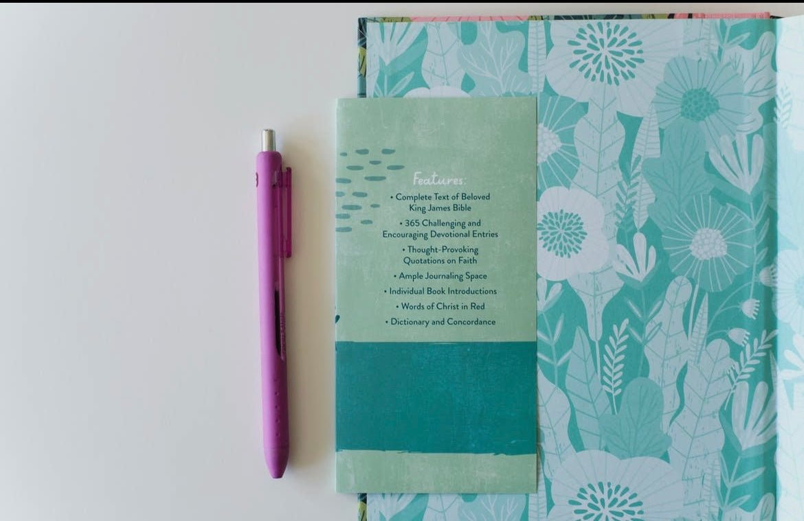 Daily Wisdom Devotional Bible for Teens - Ballyhoo Boutique and Gift
