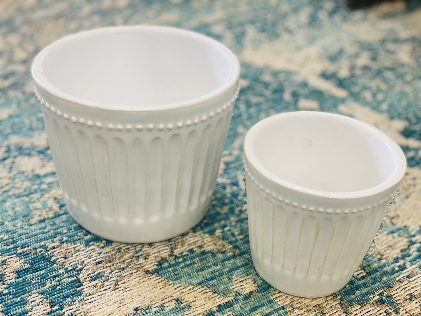 small white pot set