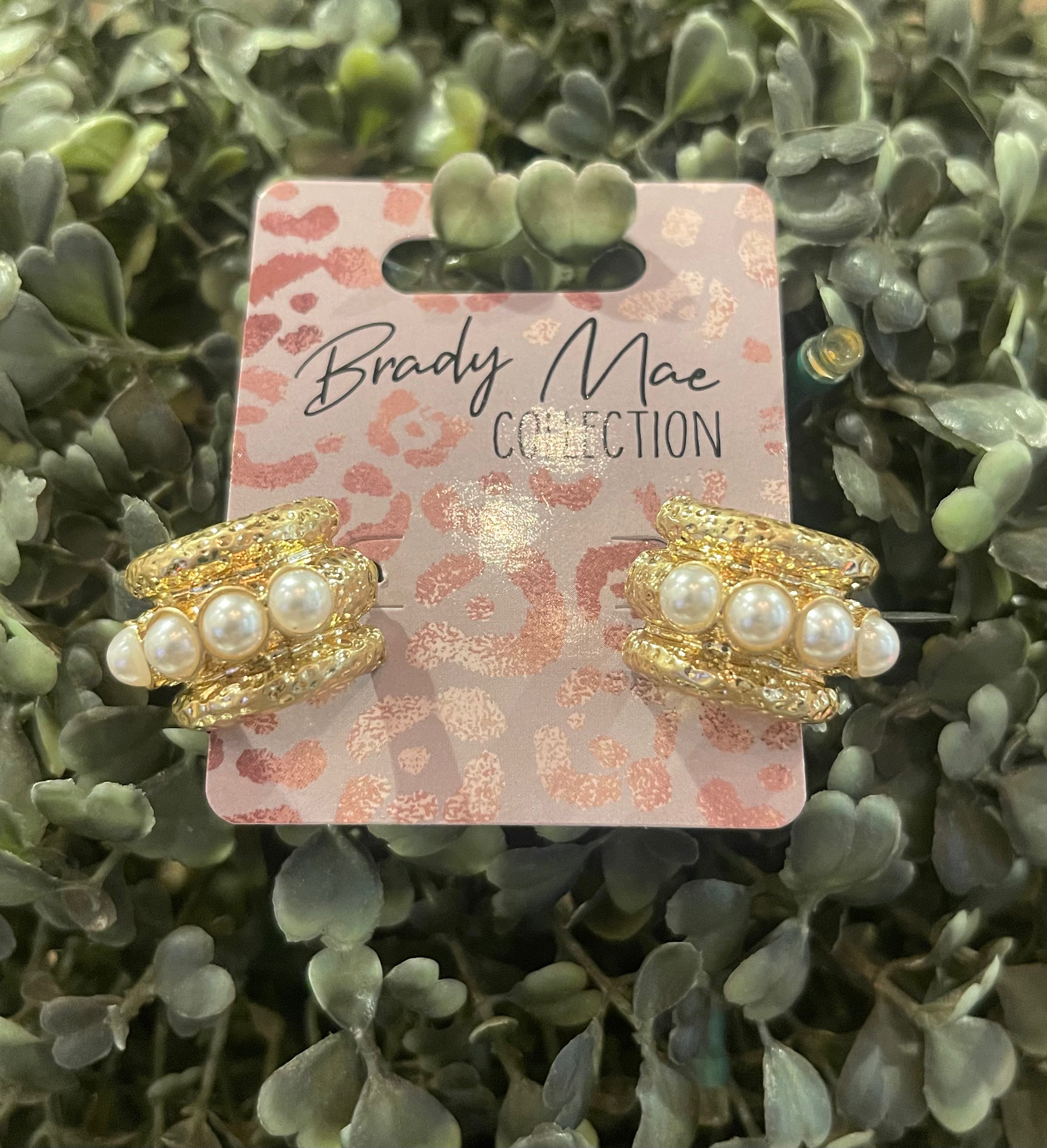 Pearlescent Paradise Earring