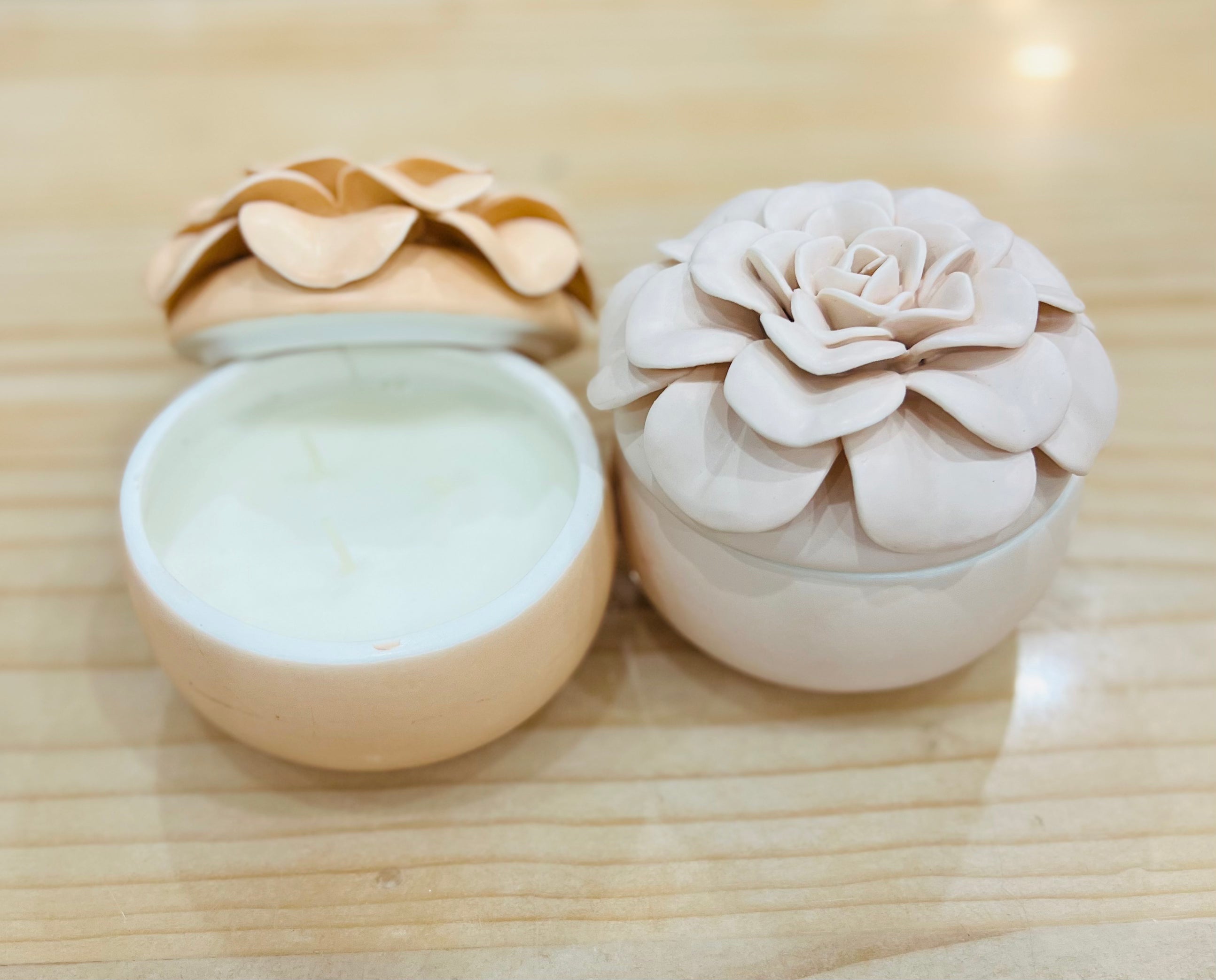 Illume Ceramic Flower Candle