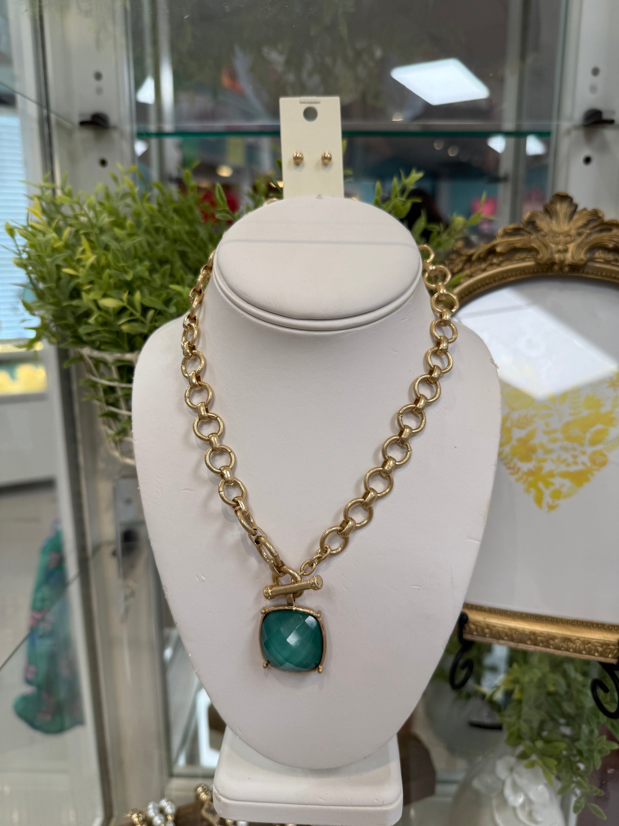 Big Stone Pendant Necklace