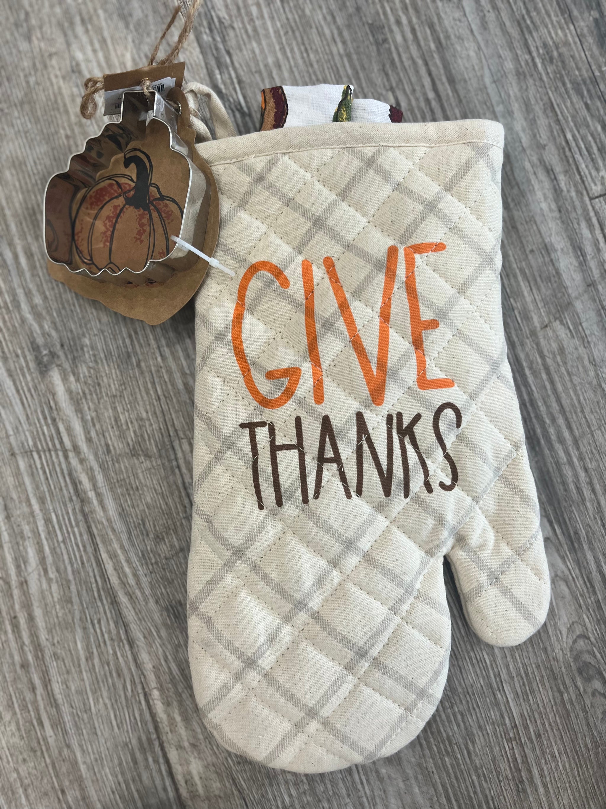 Give Thanks Oven Mitt Set