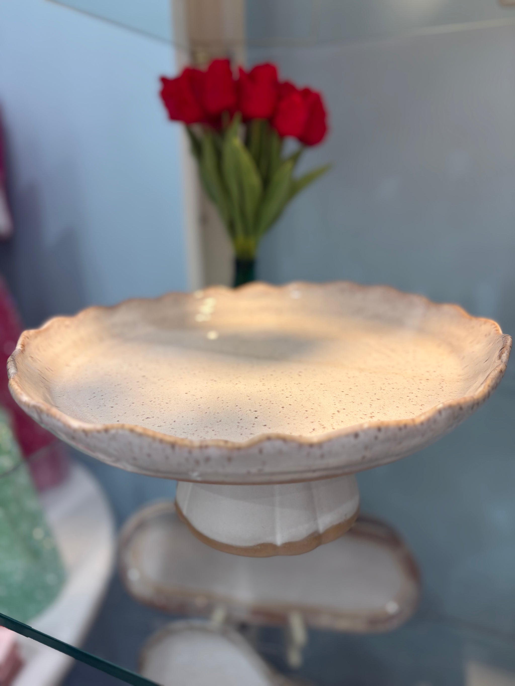 Flirty Edge Cake Stand