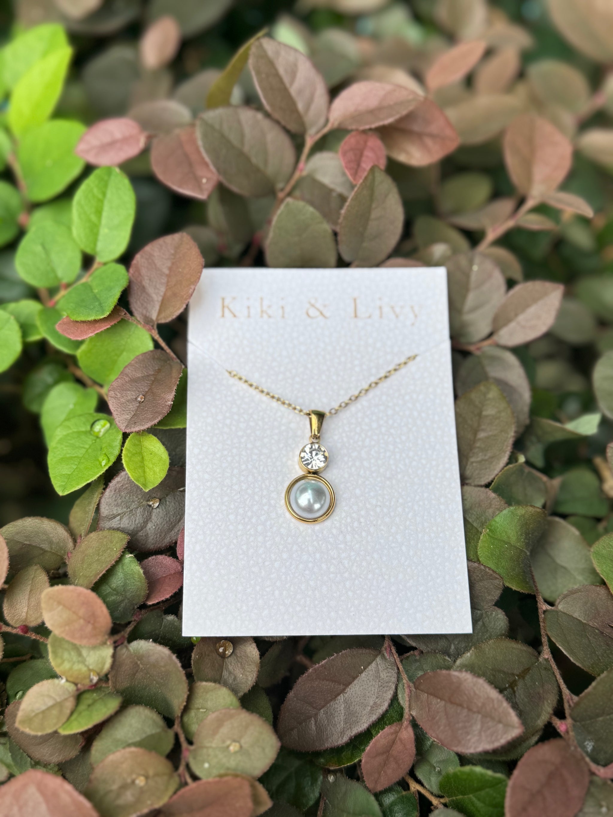 Flat Pearl Stone Necklace