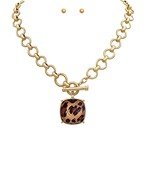 Big Stone Pendant Necklace - Ballyhoo Boutique and Gift