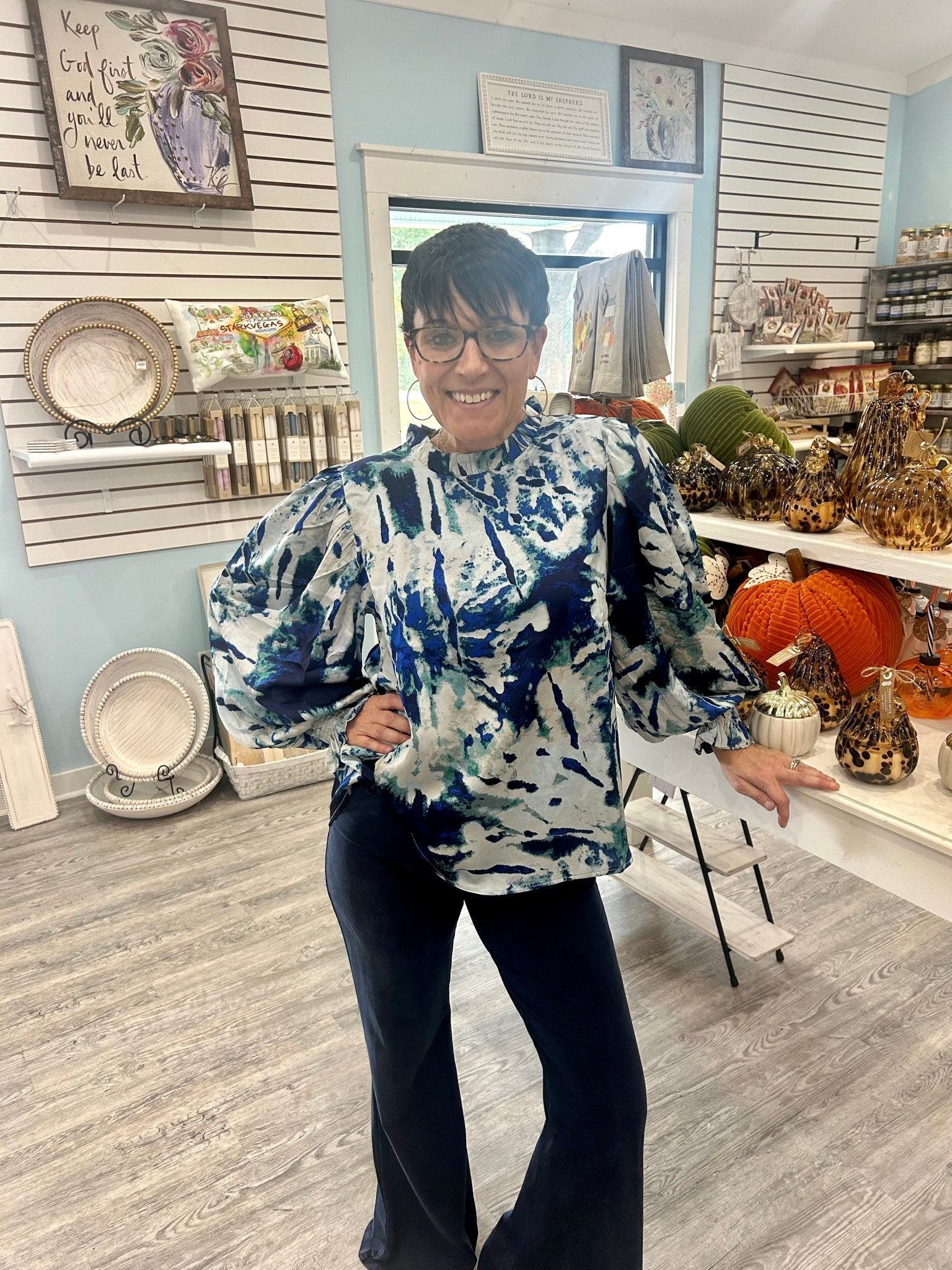 H11569 Navy Top - Ballyhoo Boutique and Gift