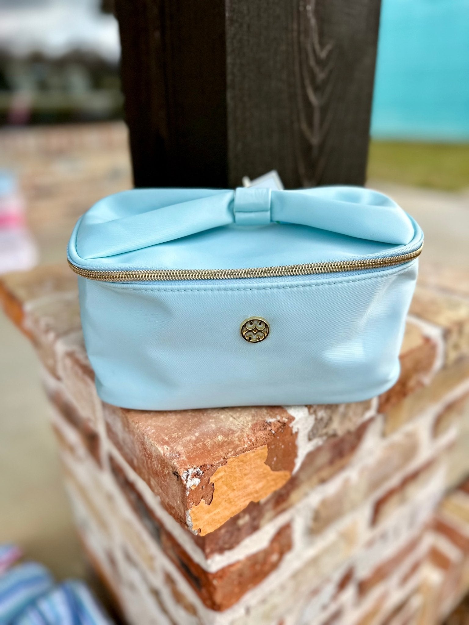 Kiss & Makeup Bag - Ballyhoo Boutique and Gift
