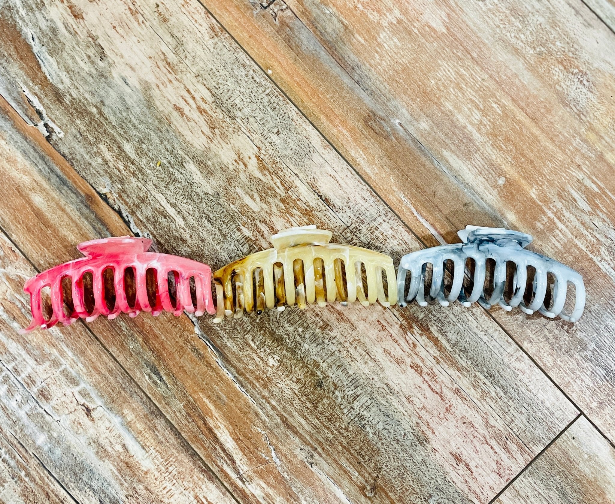 Large Marbleized Hair Claw - Ballyhoo Boutique and Gift